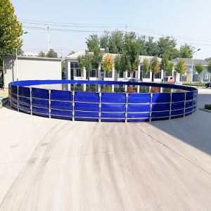 حوضچه پلاستیکی در فضای باز برای ماهی